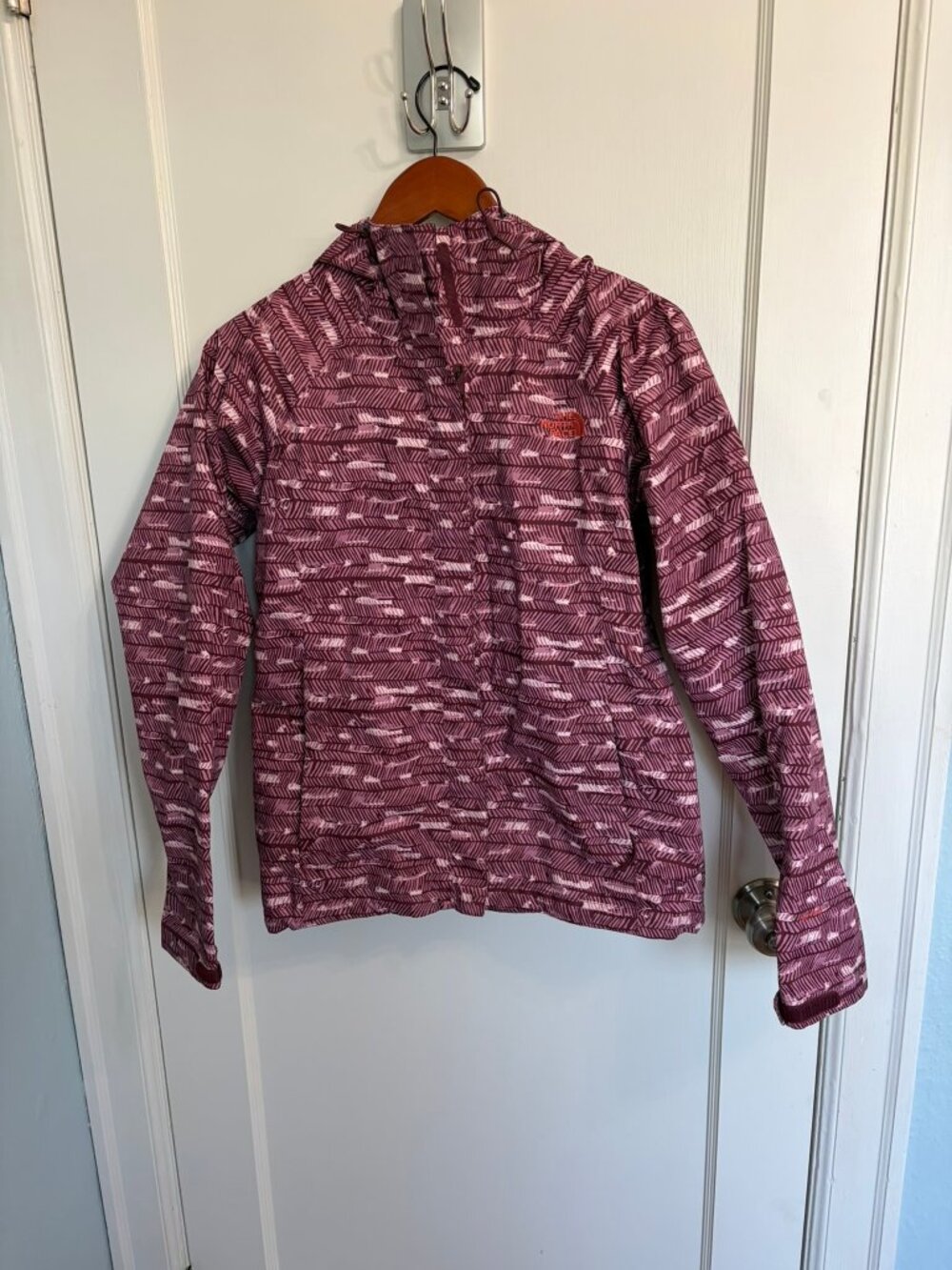 North Face Womens DryVent Rain Jacket Small Burgundy Herringbone Hooded